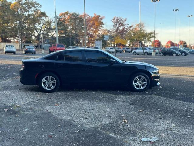 2017 dodge charger se