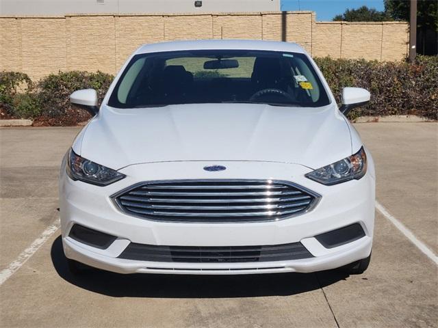 2017 ford fusion se