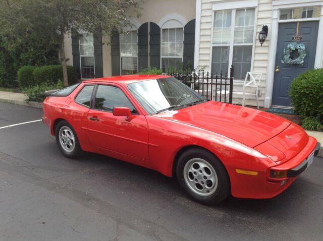 1987 porsche 944 base automatic garage kept