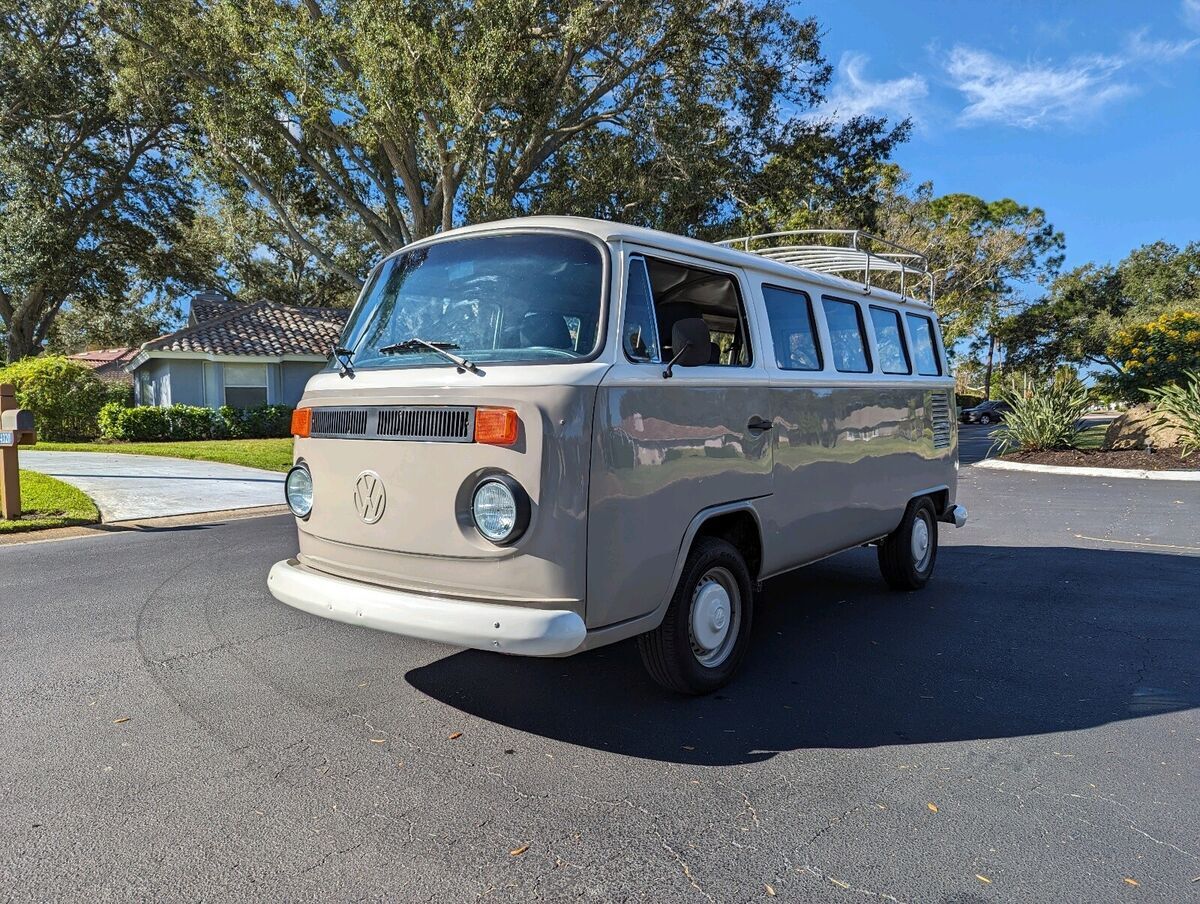 1993 volkswagen type 2 brown rwd manual 14 window clipper kombi
