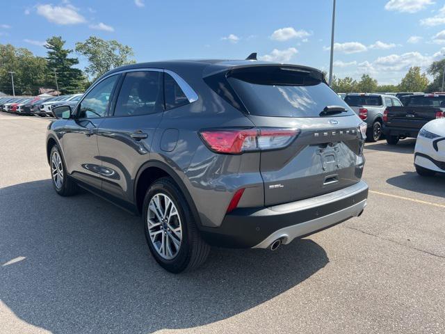 2022 ford escape sel