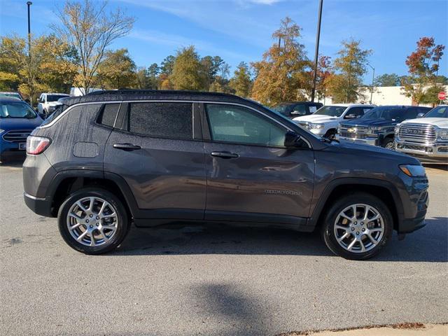 2022 jeep compass latitude lux