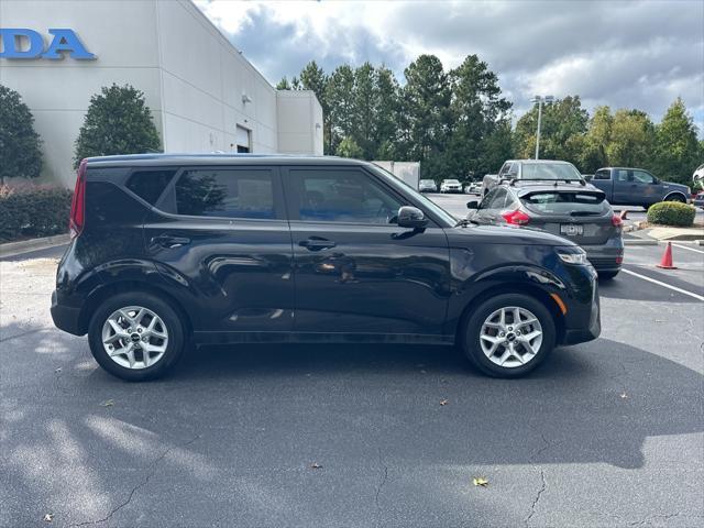 2022 kia soul lx
