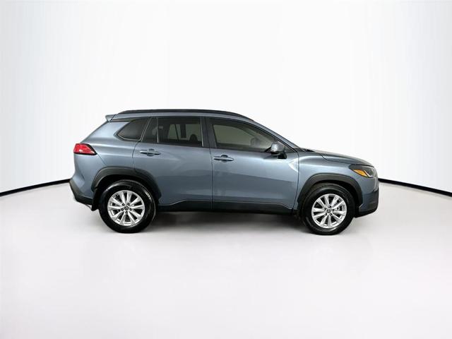 2023 toyota corolla cross le
