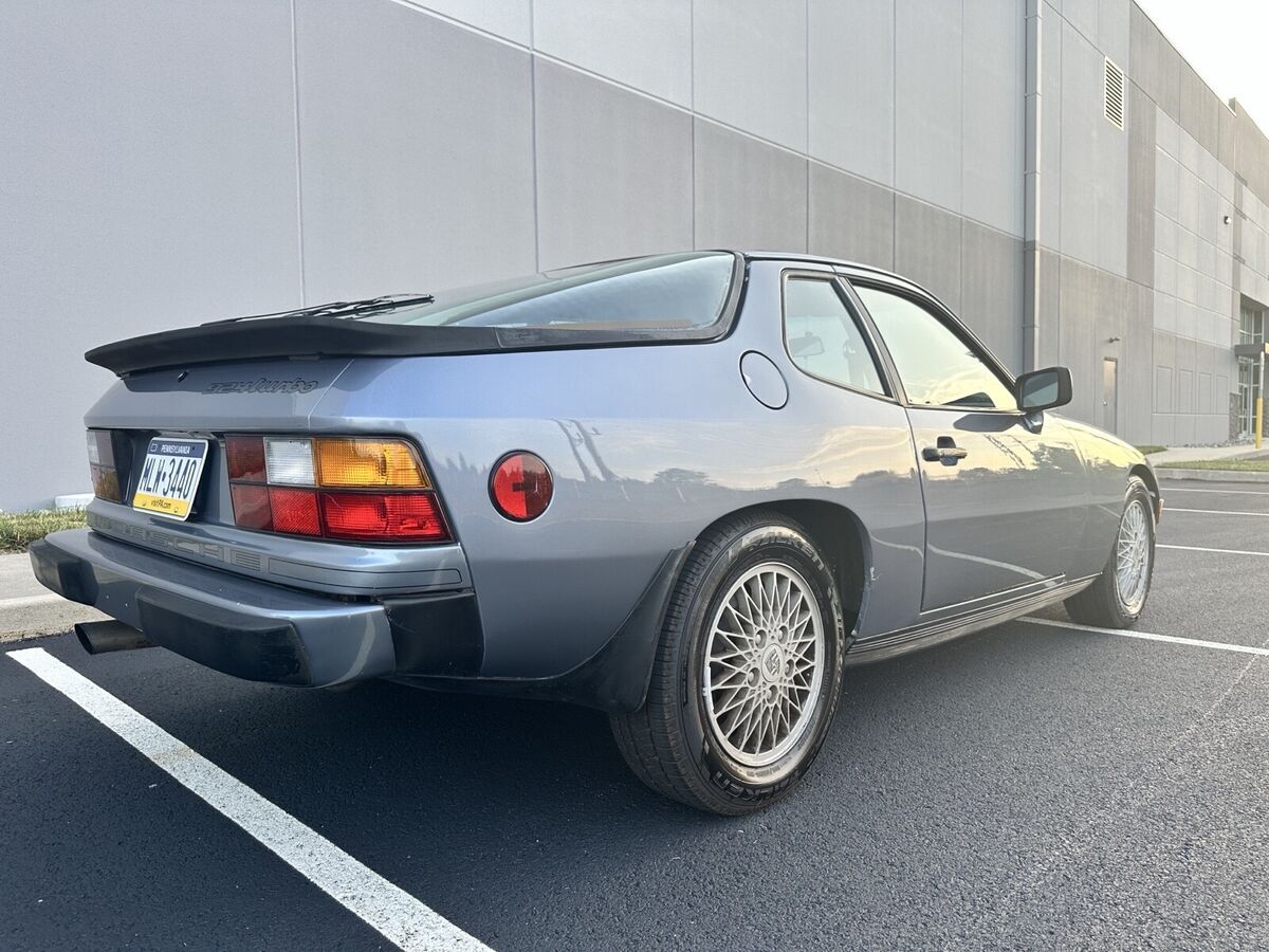1982 porsche 924 coupe blue