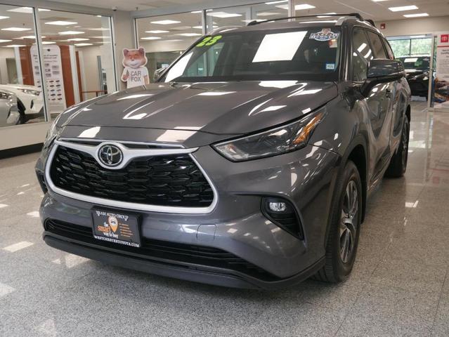 2023 toyota highlander xle