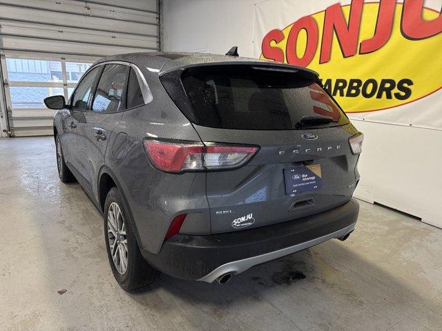 2022 ford escape sel