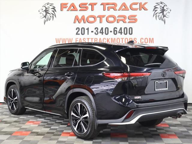 2021 toyota highlander xse