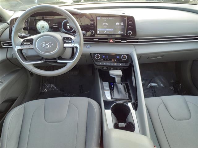 2022 hyundai elantra sel
