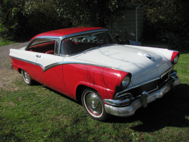 1956 ford 2 door hardtop
