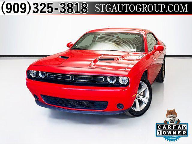 2022 dodge challenger sxt