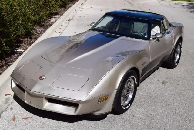 1982 chevrolet corvette - collector edition - 21,800 miles