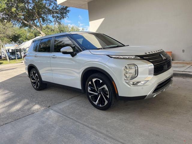 2022 mitsubishi outlander se