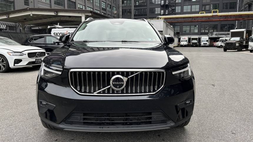 2024 volvo xc40 b5 ultimate bright theme