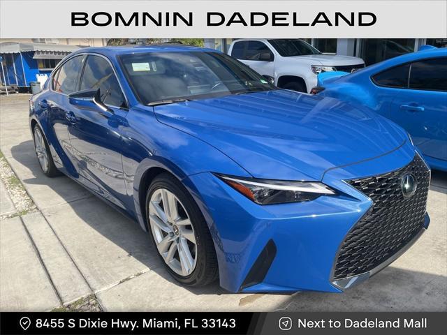 2023 lexus is 300 base