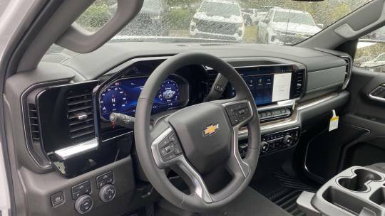 new 2024 chevrolet silverado 1500 lt with 1lt crew cab short bed 4wd