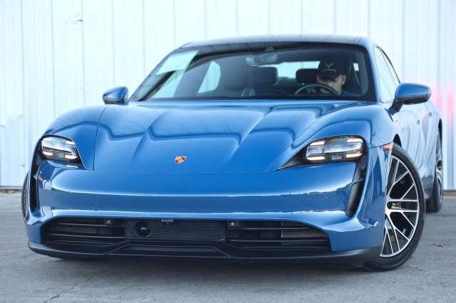 2021 porsche taycan w/ premium package