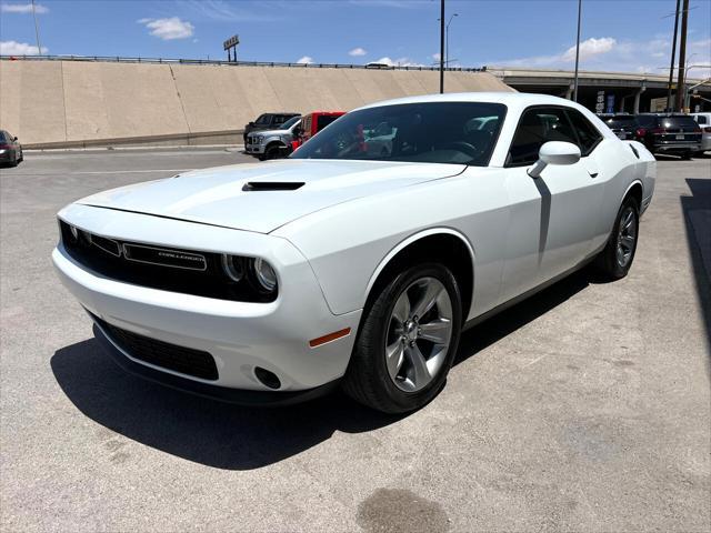 2021 dodge challenger sxt
