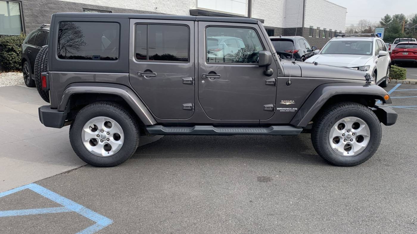 2014 jeep wrangler sahara