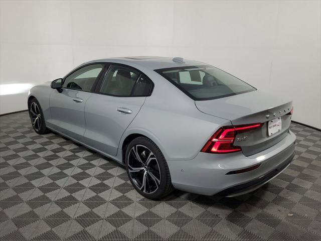 2024 volvo s60 b5 plus dark theme