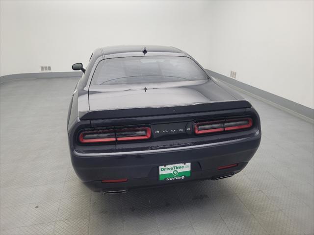 2018 dodge challenger sxt
