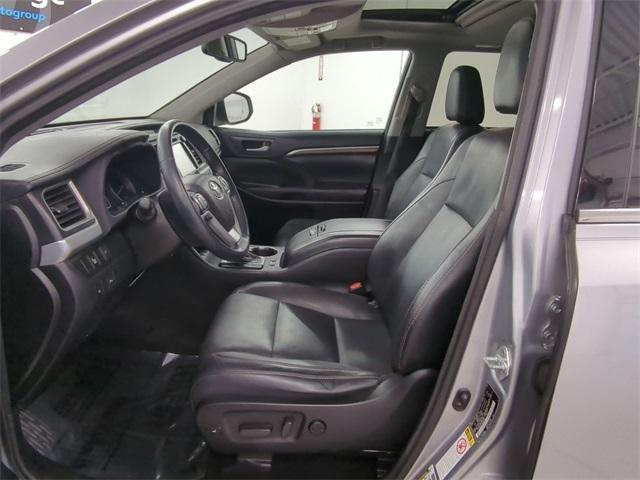 2016 toyota highlander limited