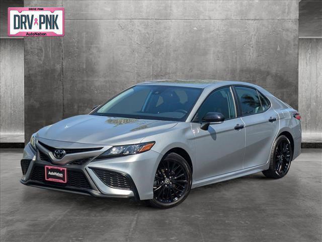 2022 toyota camry se