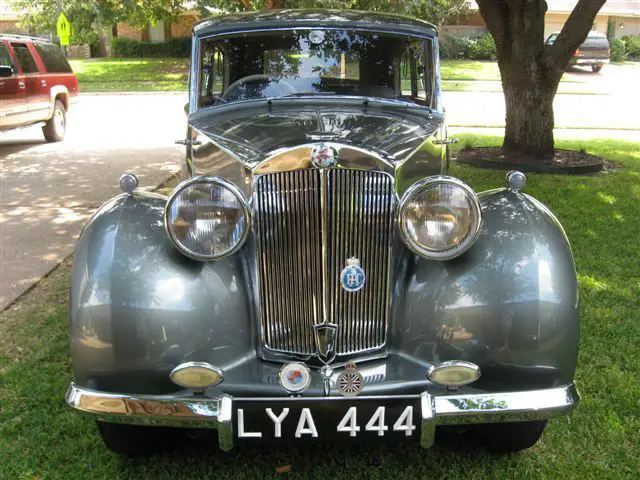 1949 triumph razoredge saloon