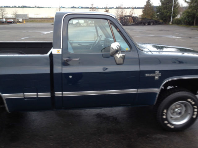 1986 chevy silverado short box 4x4 114,000 original miles, very nice!