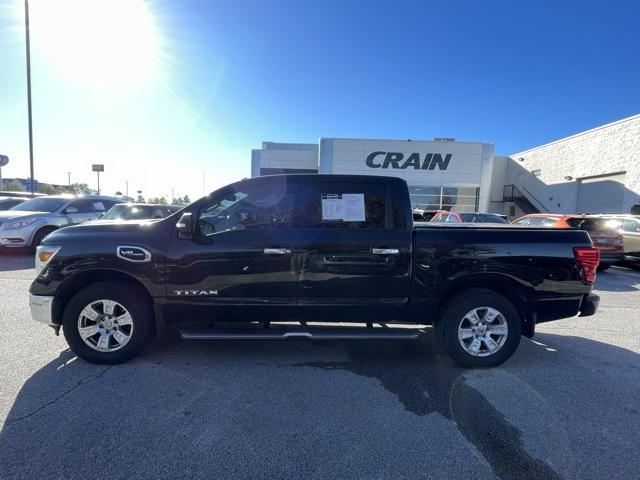 2017 nissan titan sv