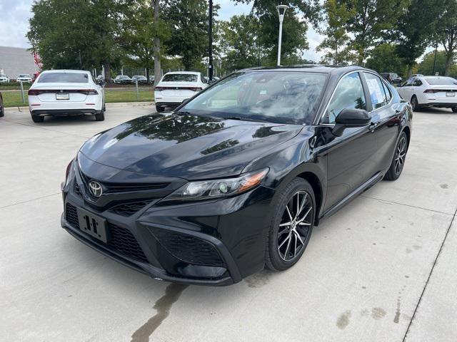 2021 toyota camry se