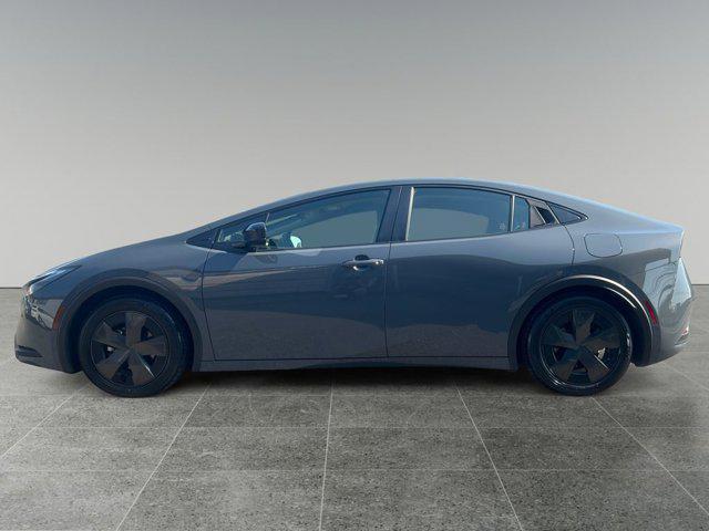 2023 toyota prius le