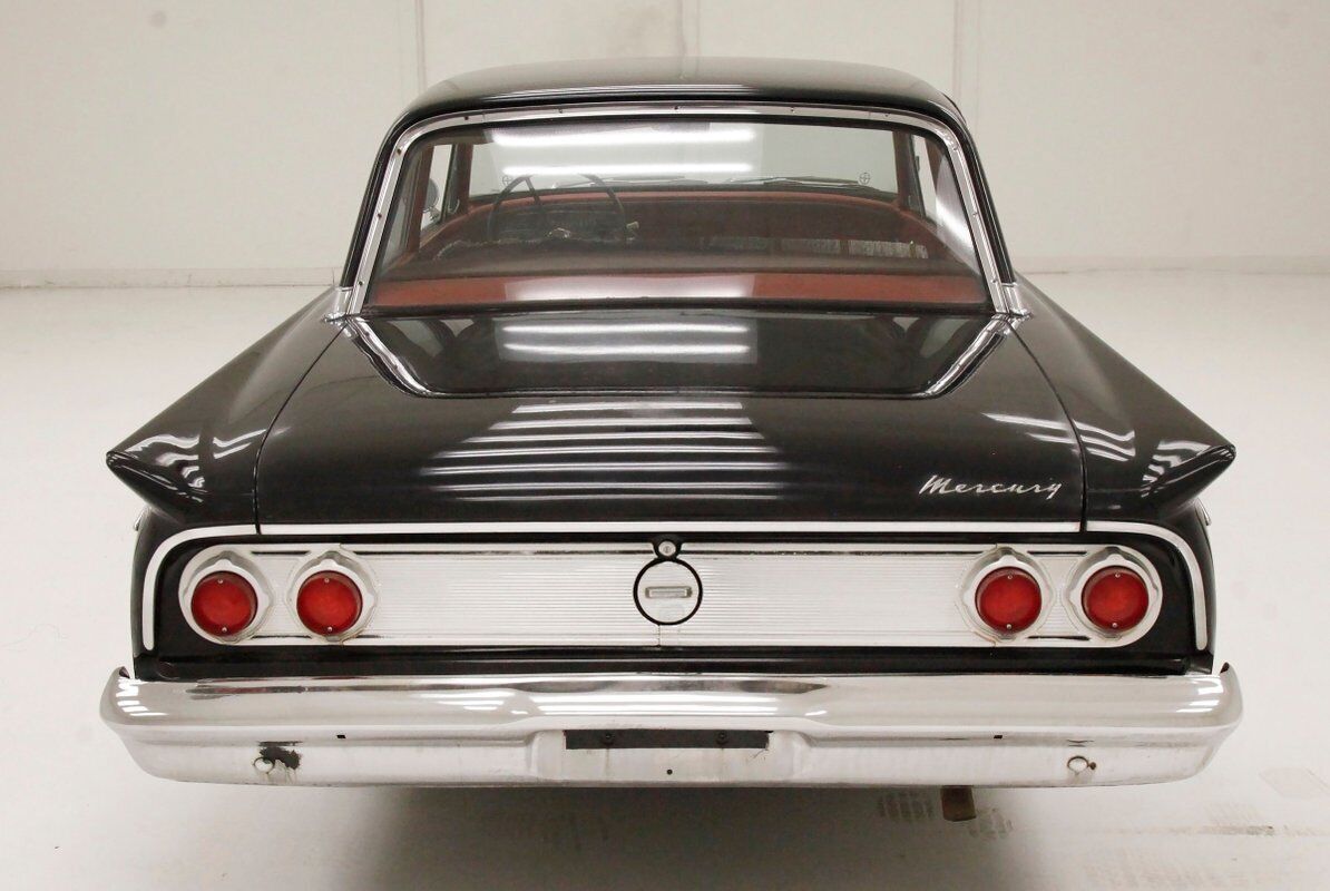 1962 mercury comet 2 door sedan
