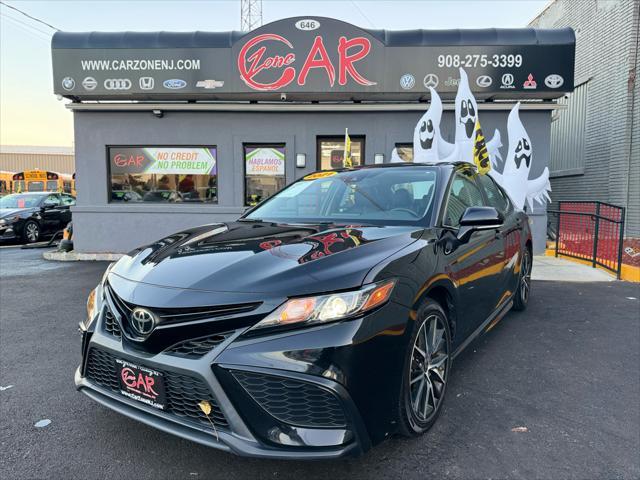 2022 toyota camry se