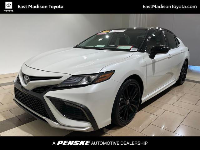 2022 toyota camry xse
