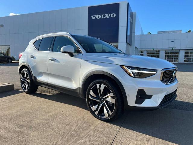 2024 volvo xc40 b5 ultimate bright theme