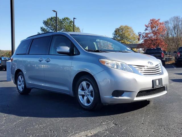 2015 toyota sienna le