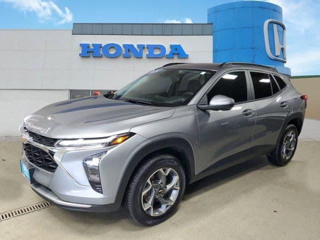 2024 chevrolet trax lt in chicago, illinois