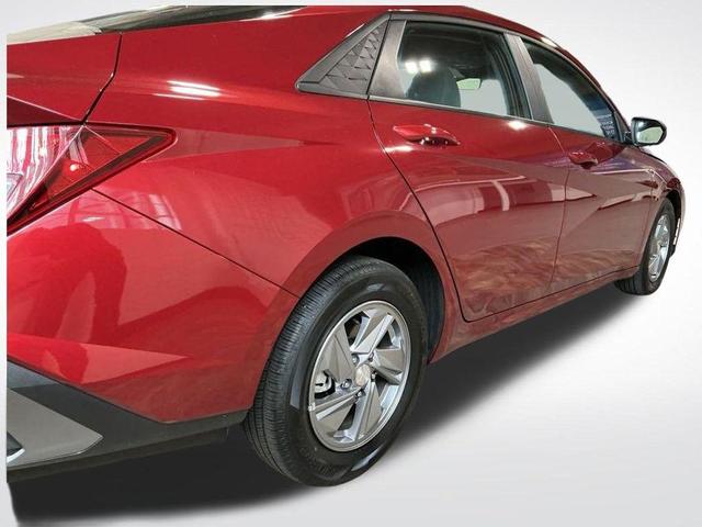 2024 hyundai elantra se