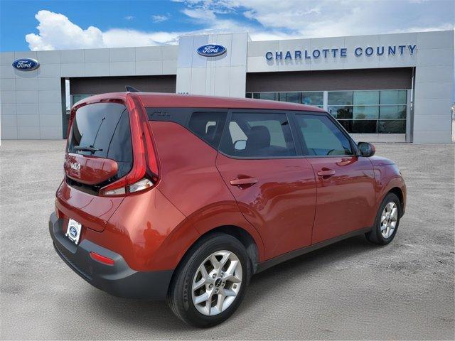 2022 kia soul lx