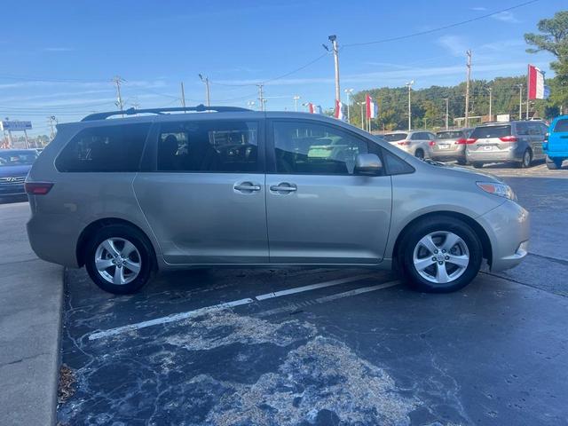 2015 toyota sienna le
