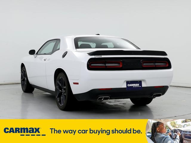 2022 dodge challenger sxt