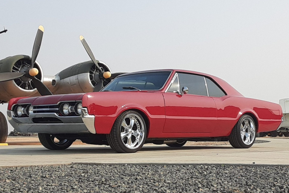 1967 oldsmobile cutlass supreme holiday coupe