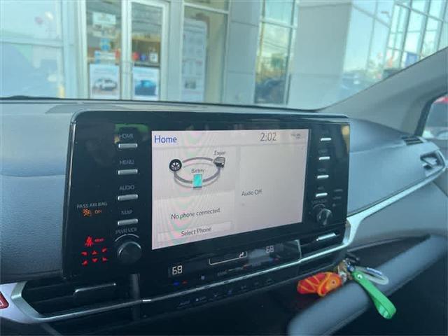 2021 toyota sienna le