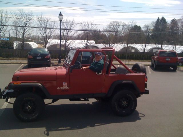 1988 jeep wrangler sports utility 2-door 4l - 6 cl 3 " raise - large tires