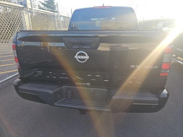 2023 nissan frontier sv