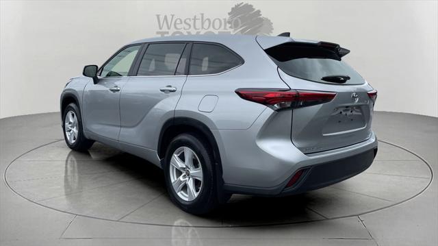 2023 toyota highlander le