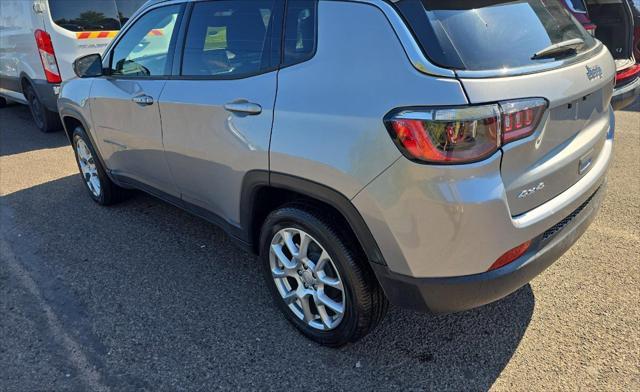 2023 jeep compass latitude lux