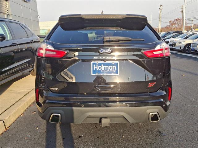 2022 ford edge st