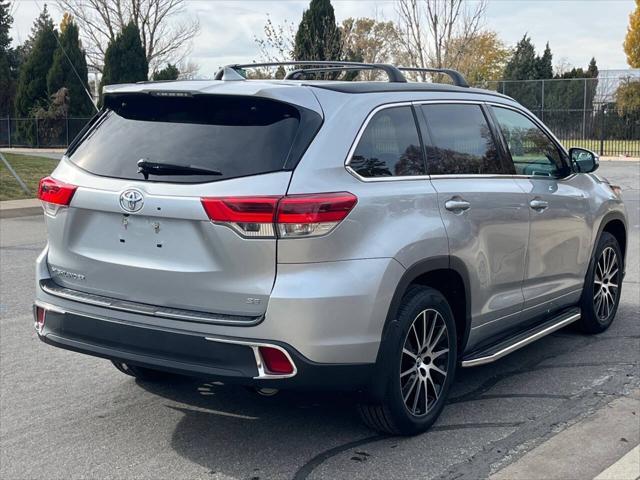 2017 toyota highlander se
